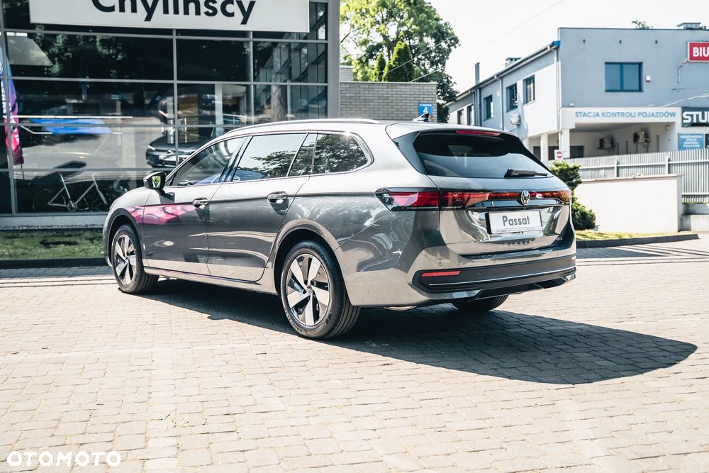 Volkswagen Passat - 10