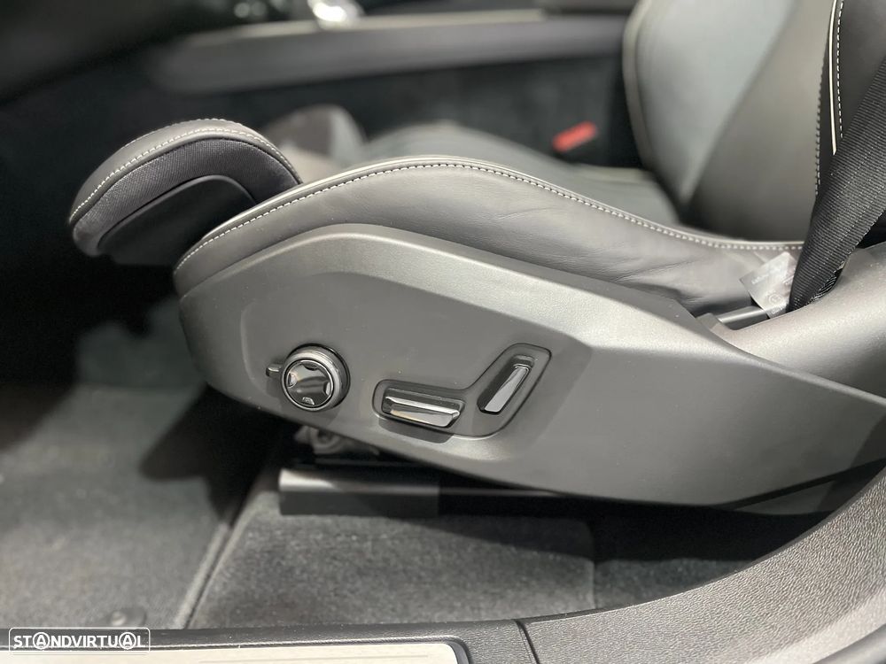 Volvo XC 60 2.0 T6 PHEV Black Edition AWD - 16