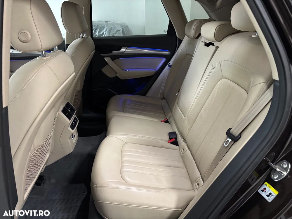 Audi Q5 2.0 40 TDI quattro S tronic Design - 20