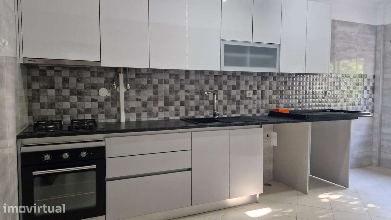 Excelente apartamento T2 Vale do Cobro - Grande imagem: 3/17