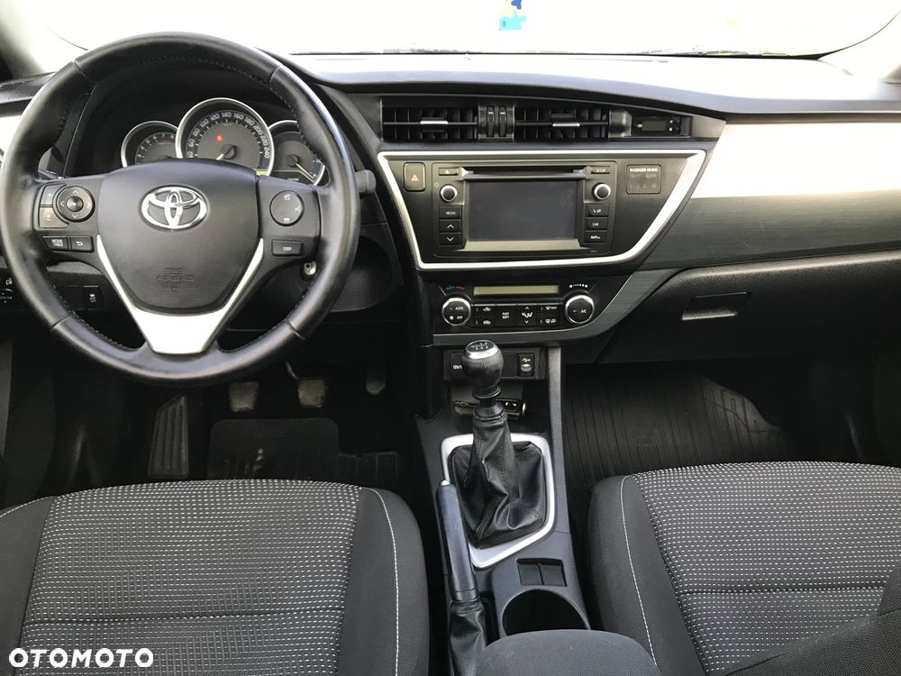 Toyota Auris - 10