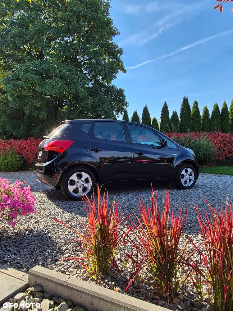 Kia Venga 1.6 CVVT Black Collection - 9