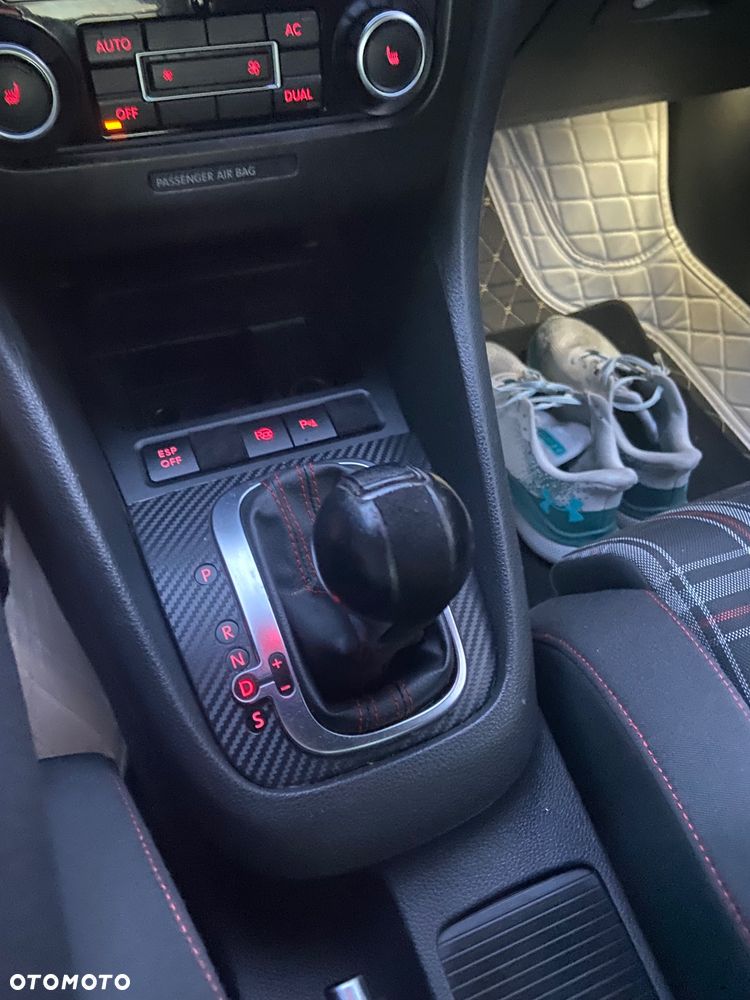 Volkswagen Golf - 10