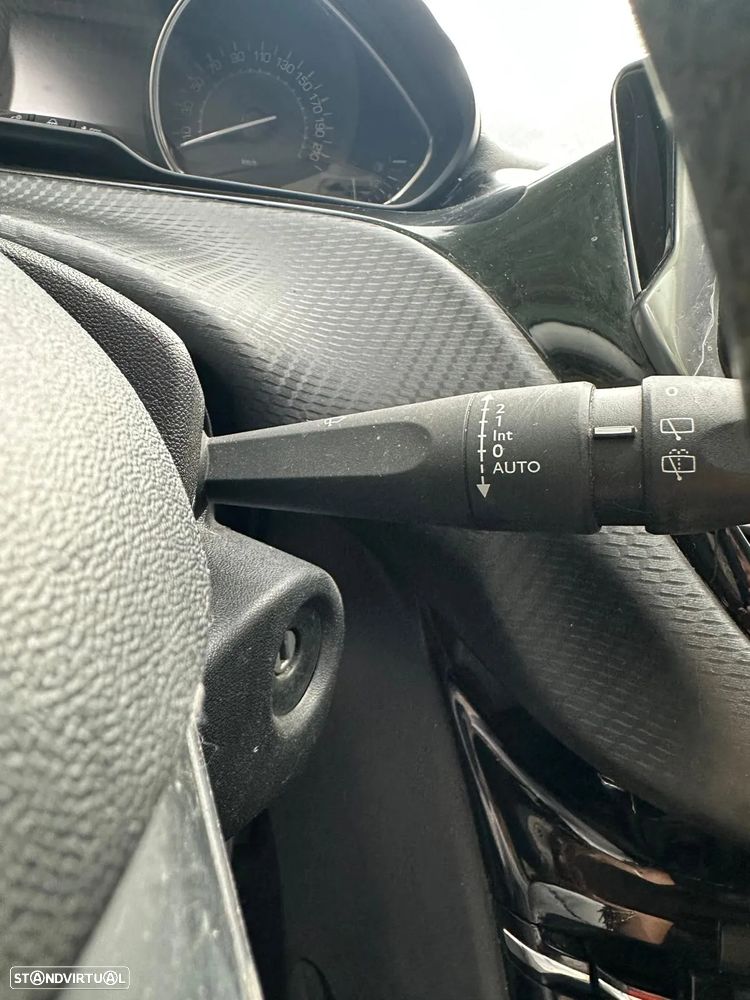 Peugeot 2008 1.2 PureTech Style - 5