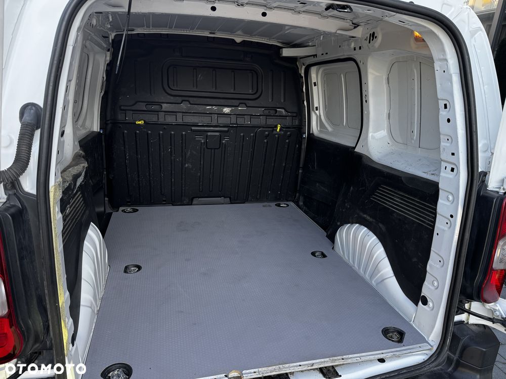Toyota Proace City - 16