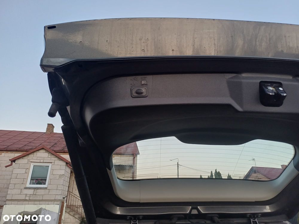 Ford Kuga - 25