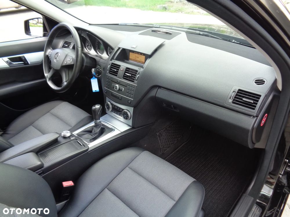 Mercedes-Benz Klasa C 180 BlueEFFICIENCY Avantgarde - 22