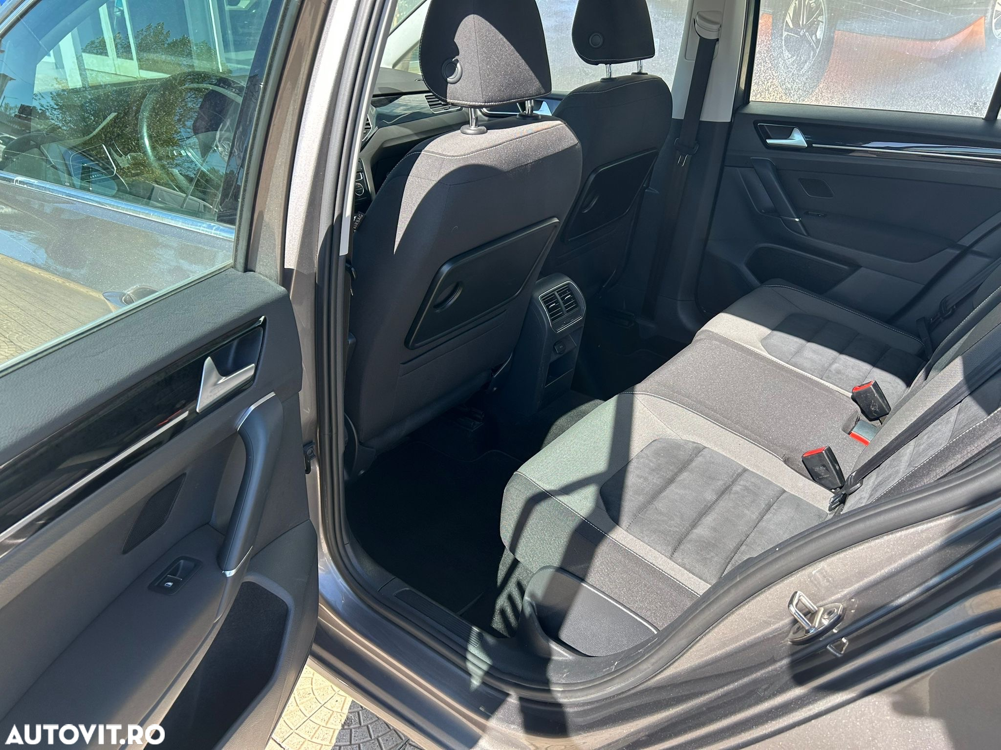 Volkswagen Golf Sportsvan 1.6 TDI DPF DSG BMT Highline - 10