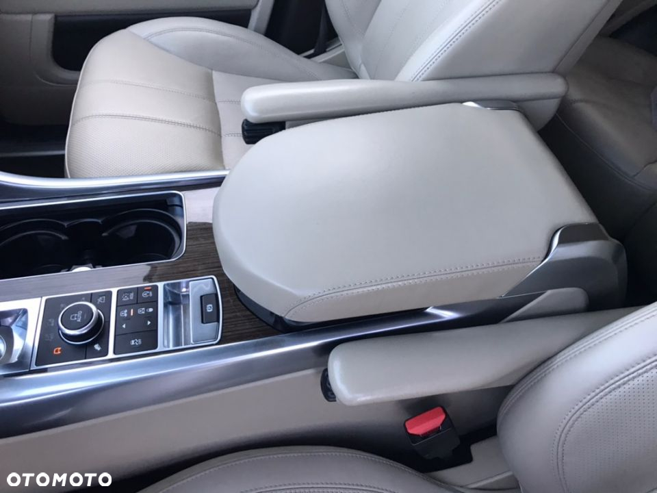 Land Rover Range Rover Sport S 3.0 SD V6 HSE - 29
