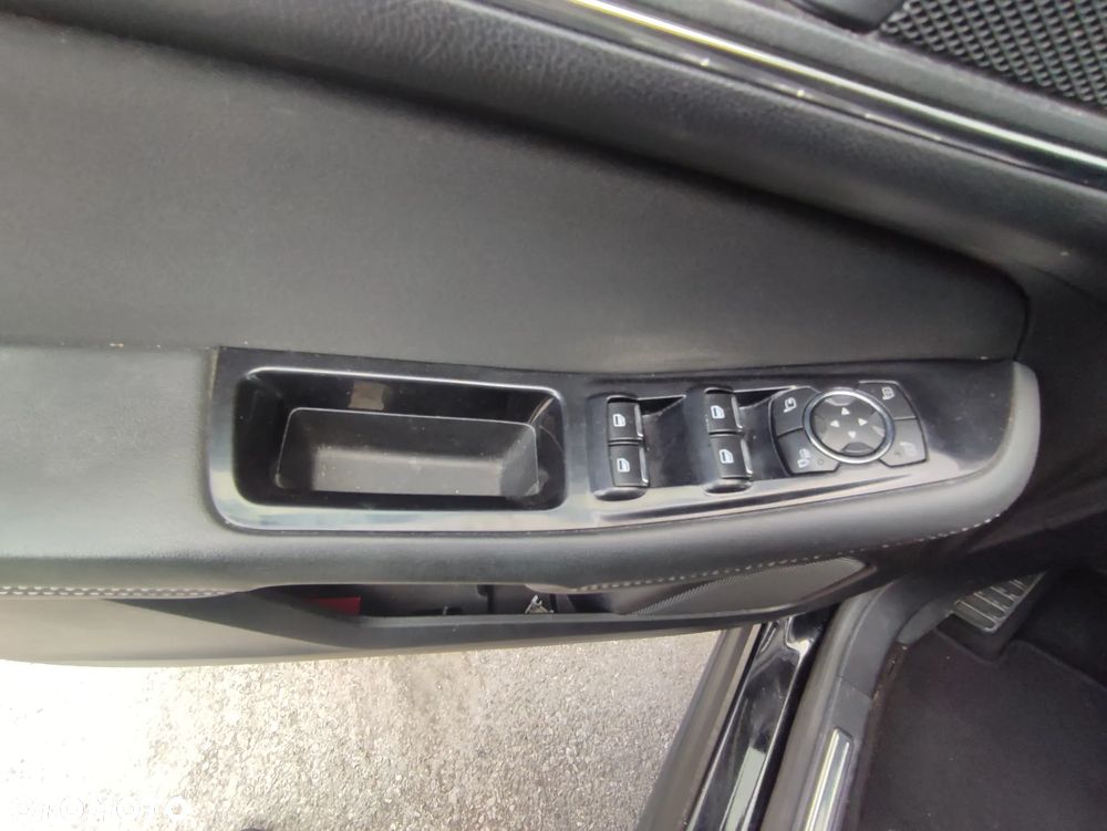 Ford S-Max 2.0 TDCi Bi-Turbo Titanium PowerShift - 25