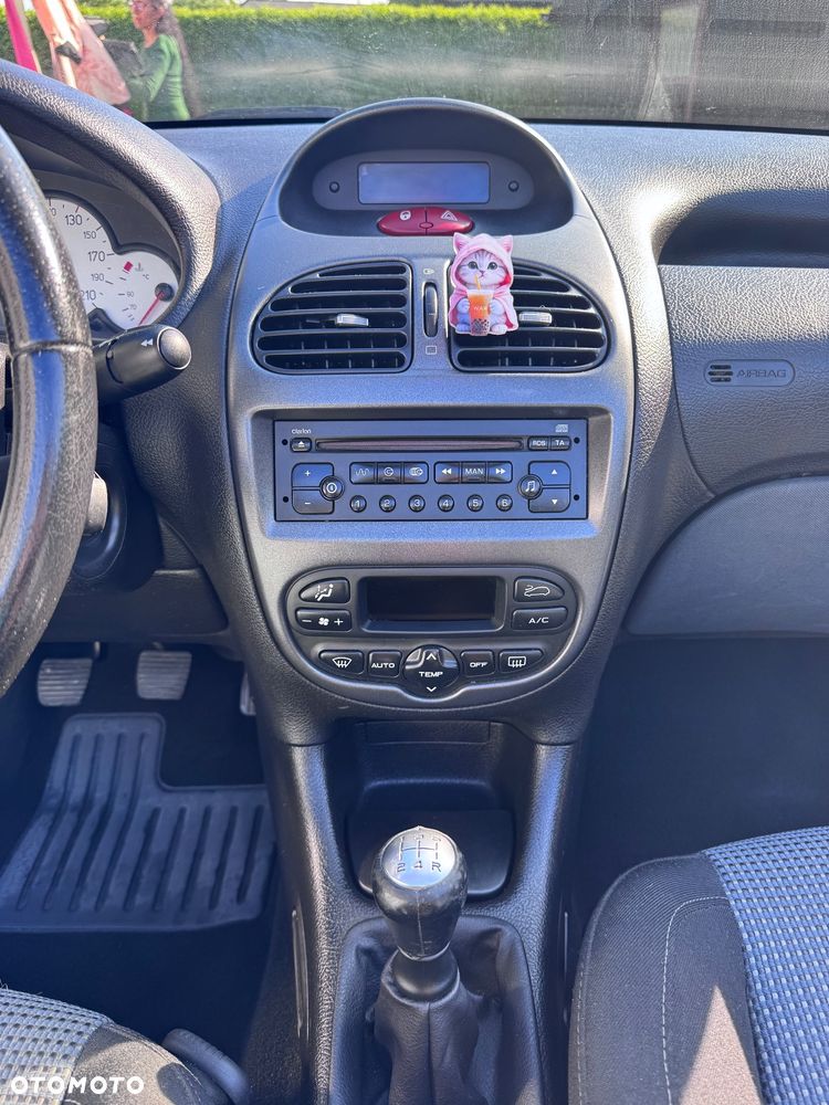 Peugeot 206 - 24