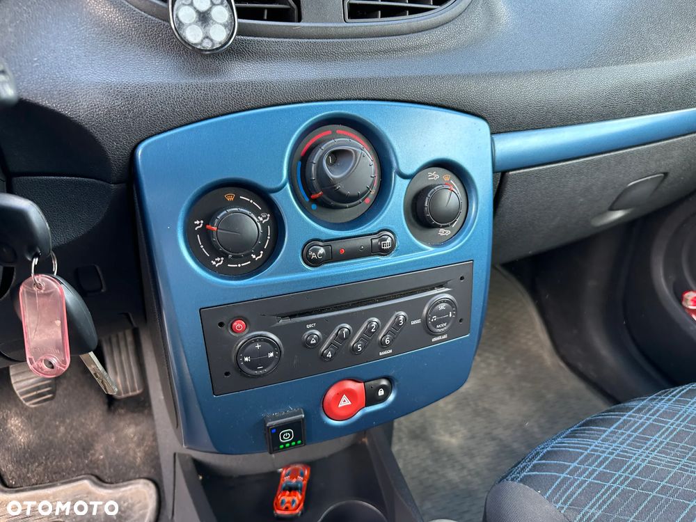 Renault Clio - 12