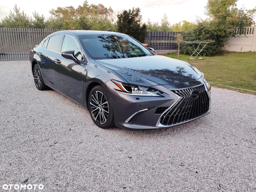 Lexus ES 300h Business Edition - 1