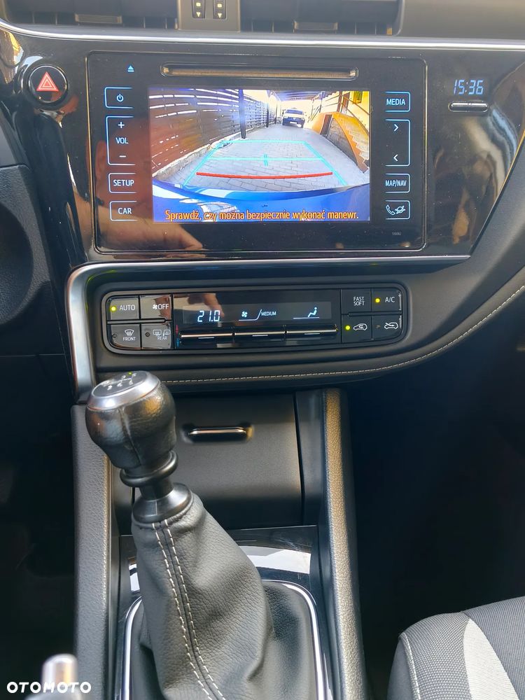 Toyota Auris 1.6 Premium - 6