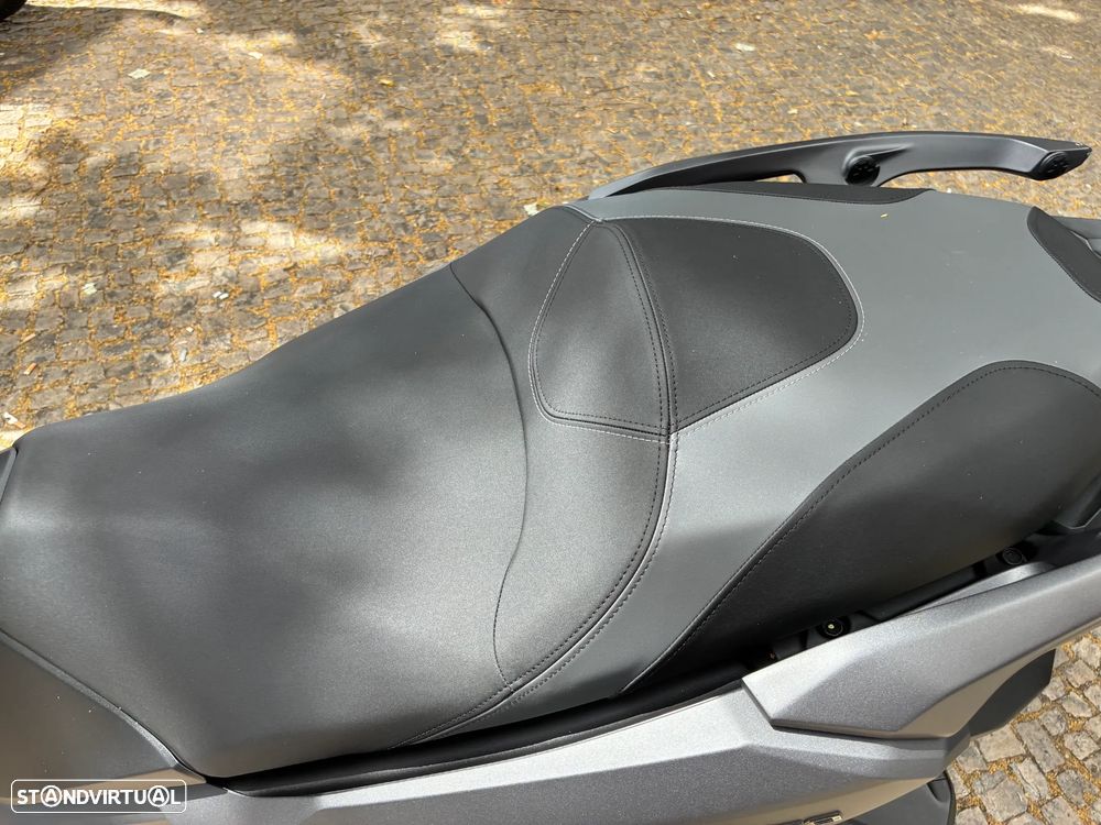 Honda ADV 350 - 11