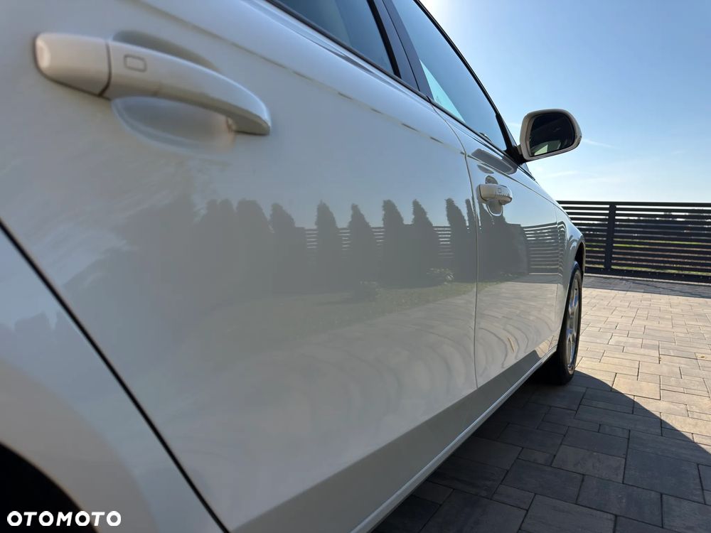 Audi A4 Limousine - 32