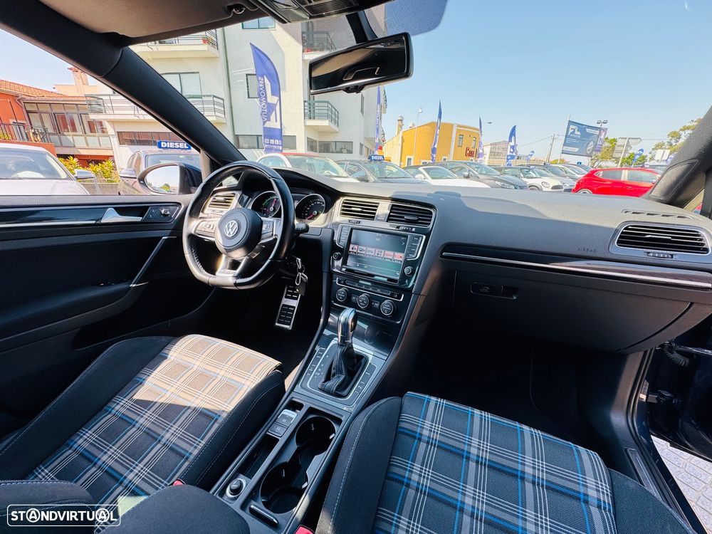 VW Golf 1.4 GTE Plug-In-Hybrid DSG - 13