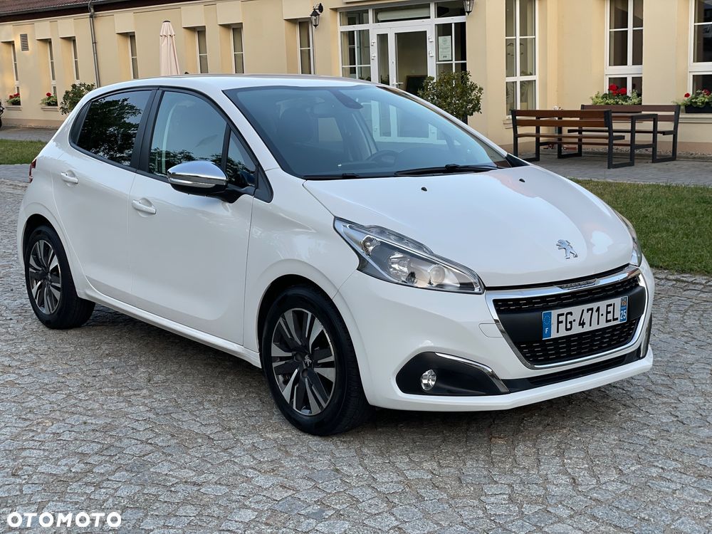 Peugeot 208 1.2 PureTech GPF Signature S&S - 1