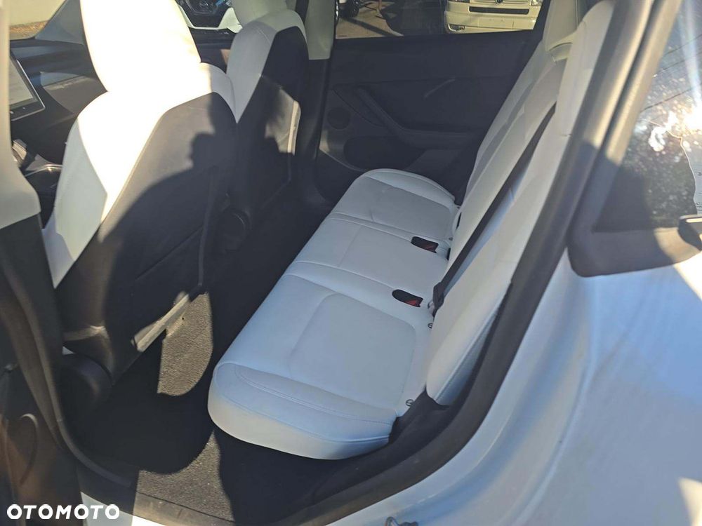 Tesla Model Y Long Range Dual Motor AWD - 10