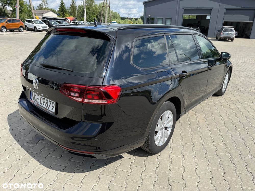Volkswagen Passat 2.0 TDI SCR DSG Comfortline - 12