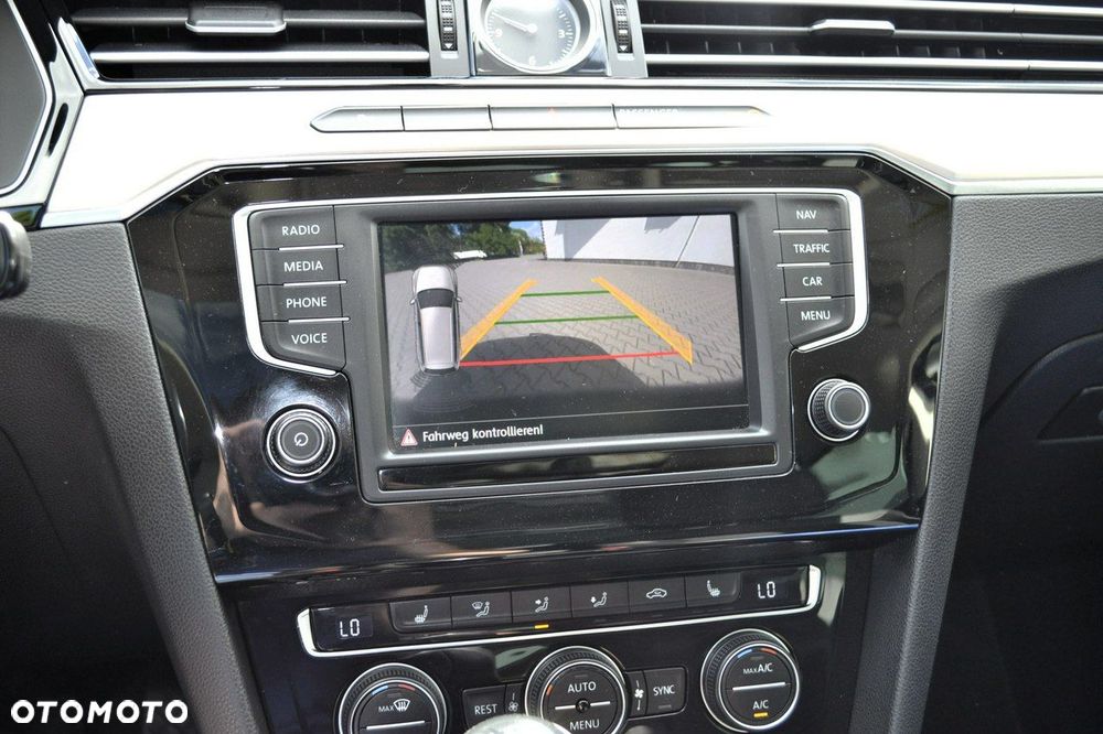 Volkswagen Passat - 39