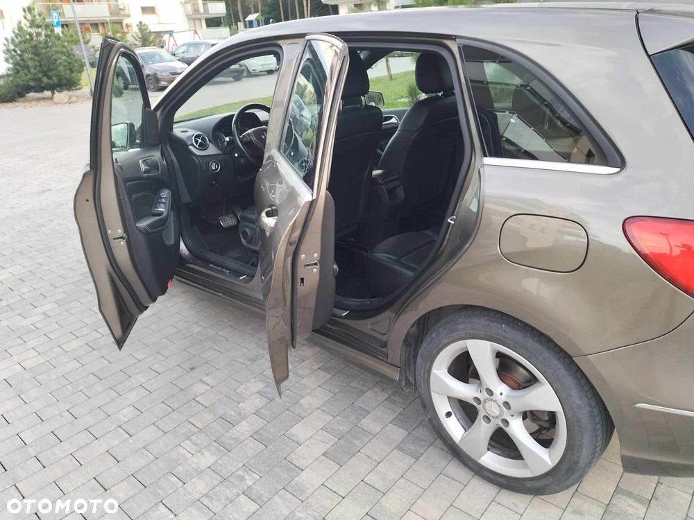 Mercedes-Benz Klasa B 180 CDI (BlueEFFICIENCY) 7G-DCT - 4
