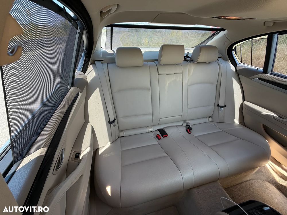 BMW Seria 5 520d Luxury Line - 6