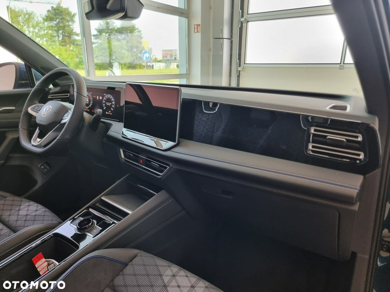 Volkswagen Tiguan 1.5 eHybrid PHEV R-Line Plus DSG - 17