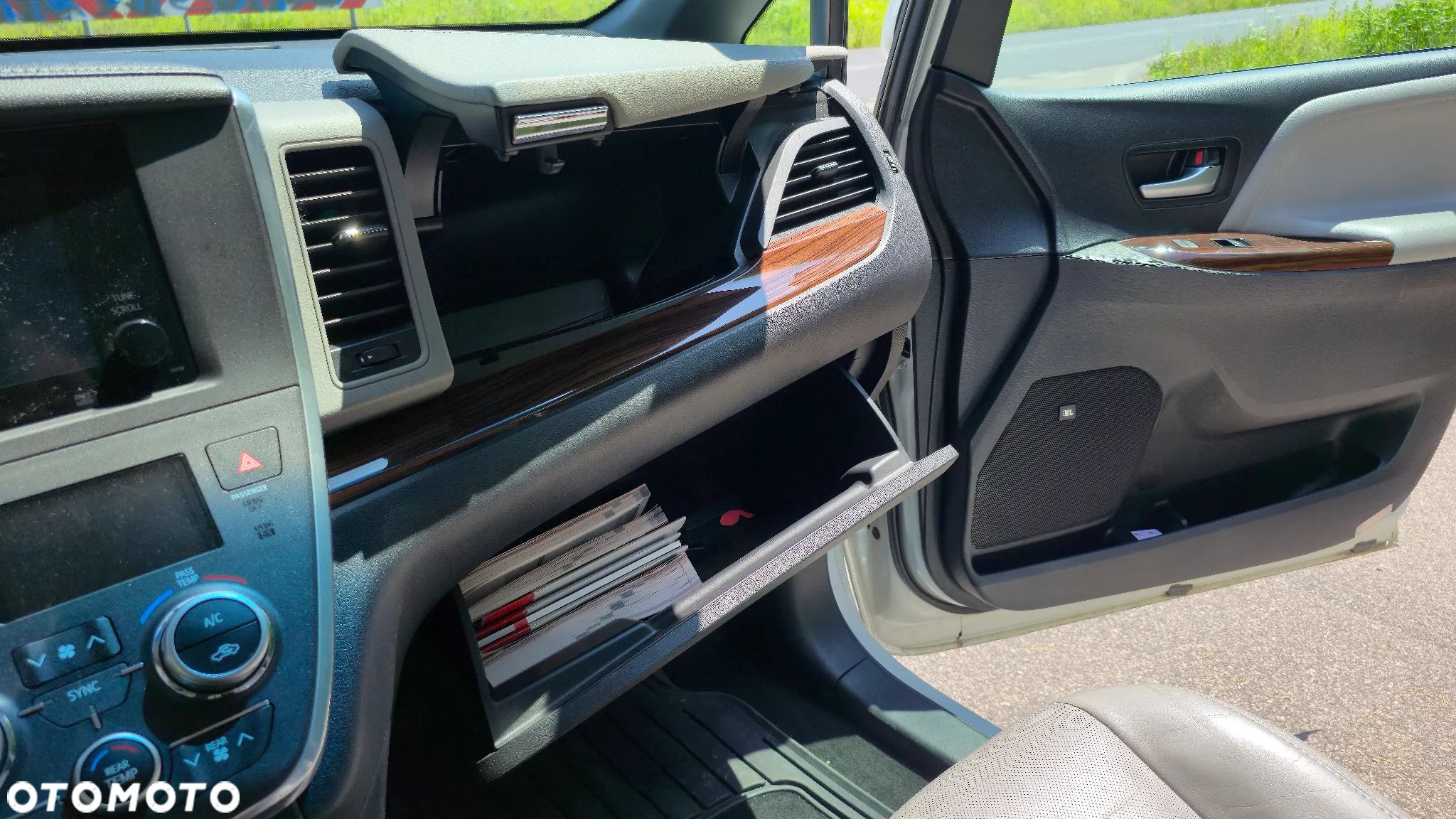Toyota Sienna 3.5 V6 XLE AWD - 10