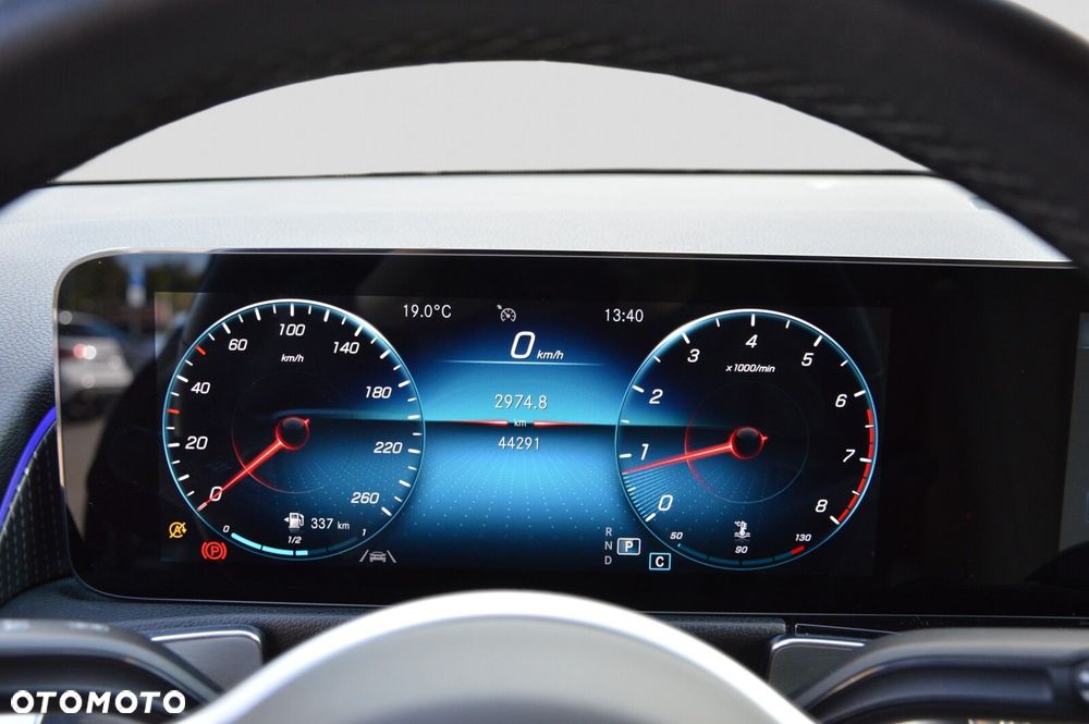 Mercedes-Benz GLB - 15