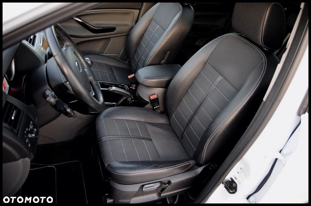 Ford Kuga 2.0 TDCi 4x4 Titanium - 28
