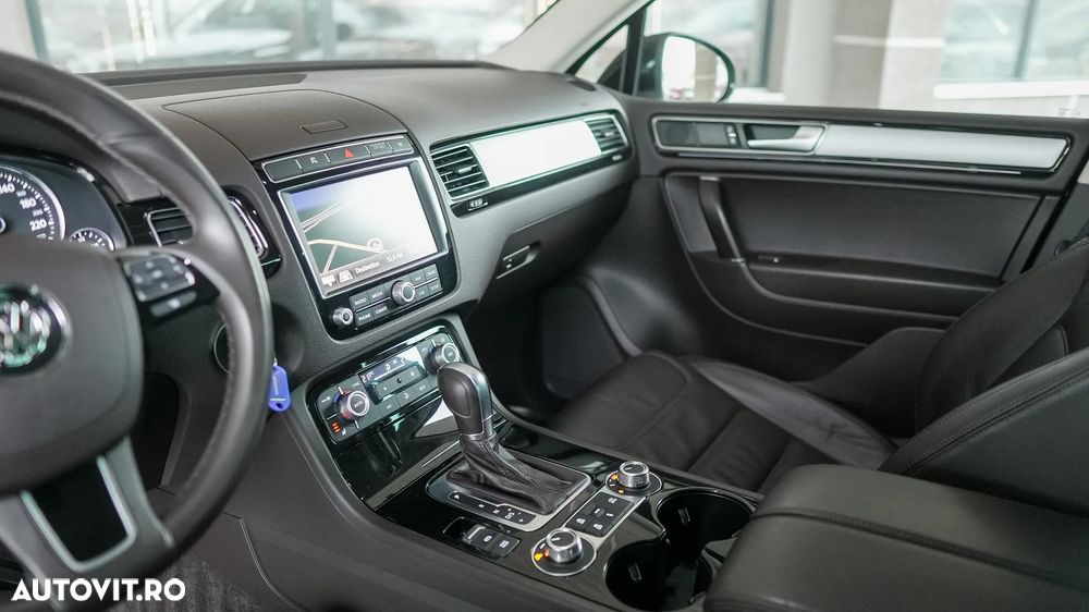 Volkswagen Touareg 3.0 V6 TDI BMT - 12