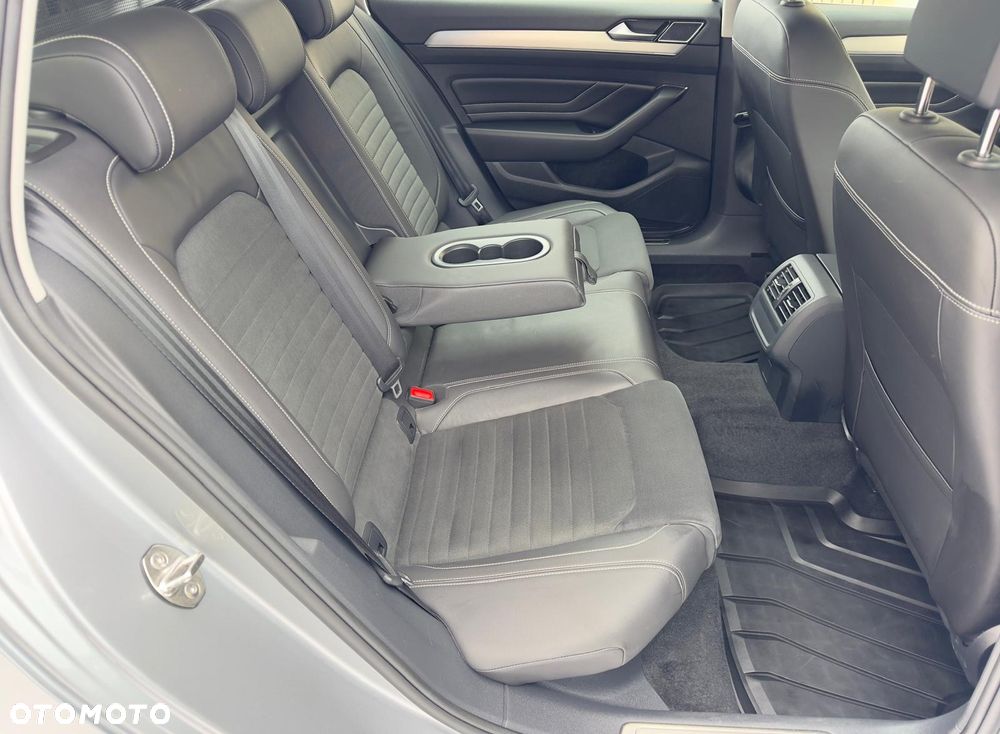 Volkswagen Passat Variant 2.0 TDI EVO Elegance DSG - 40