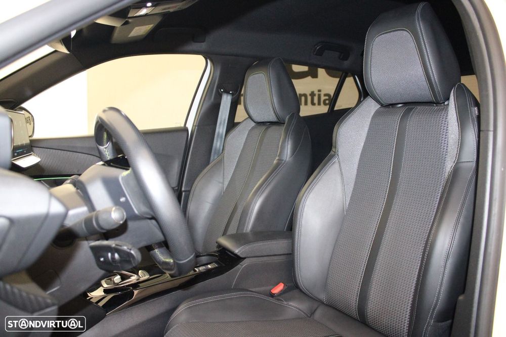 Peugeot e-2008 50 kWh GT - 5