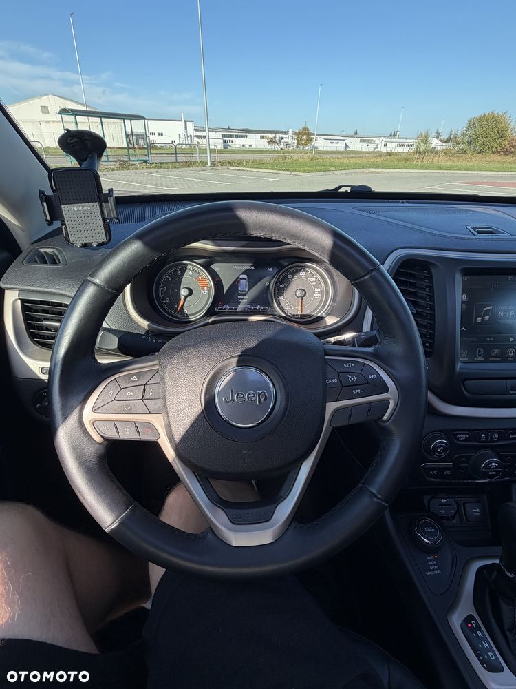 Jeep Cherokee - 10