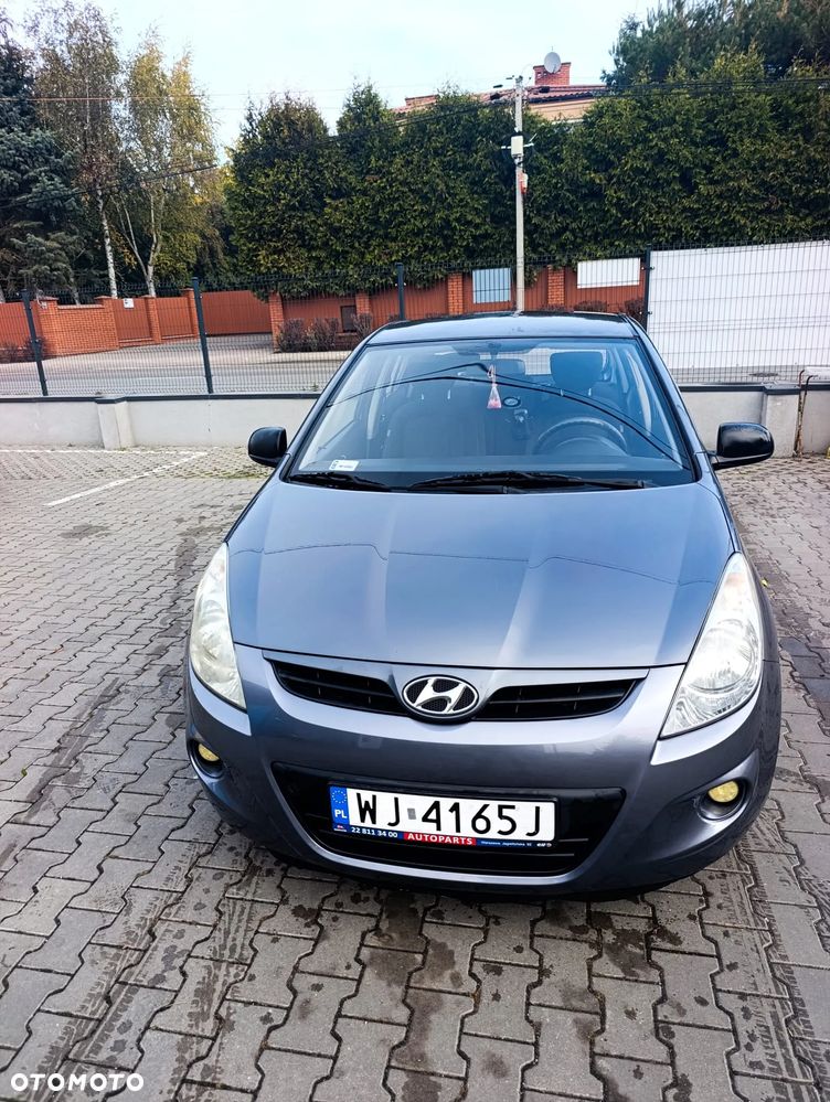 Hyundai I20 2010 photo 2