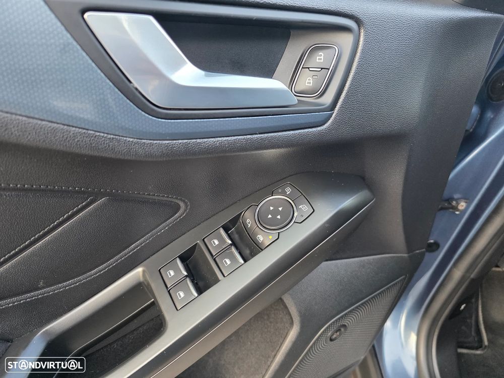 Ford Focus 1.0 EcoBoost Active X - 23