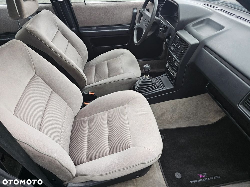Audi 100 1.8 - 13