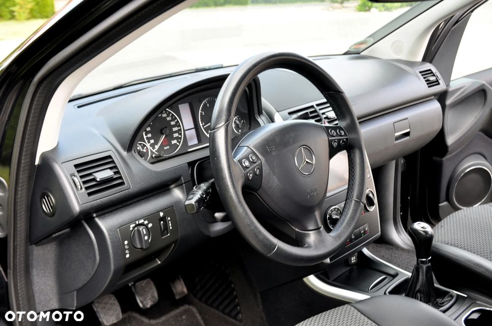 Mercedes-Benz Klasa A 170 BlueEFFICIENCY Avantgarde - 22