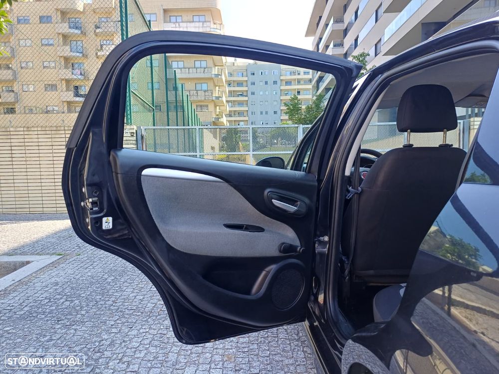 Fiat Punto Evo 1.4 Dynamic Style - 34