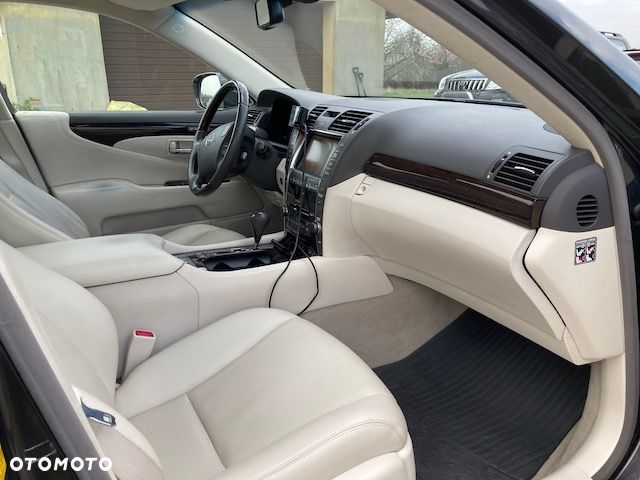 Lexus LS 460 Superior - 16