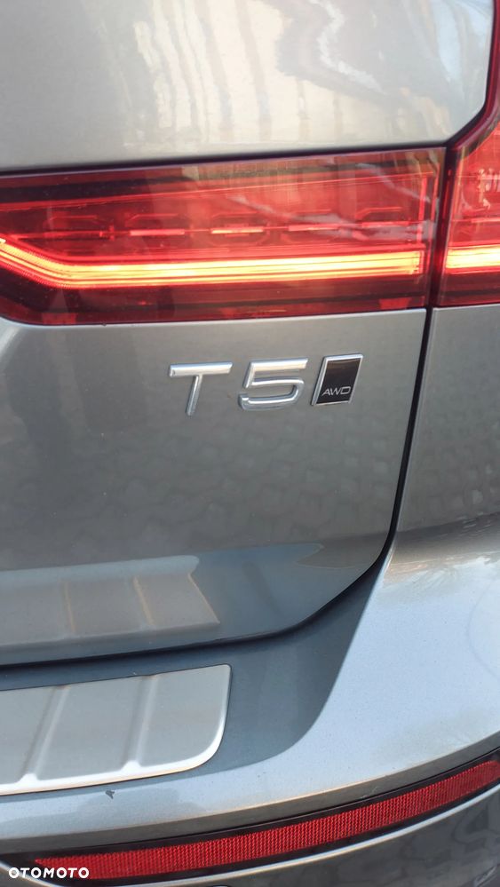 Volvo V60 T5 AWD Momentum - 8