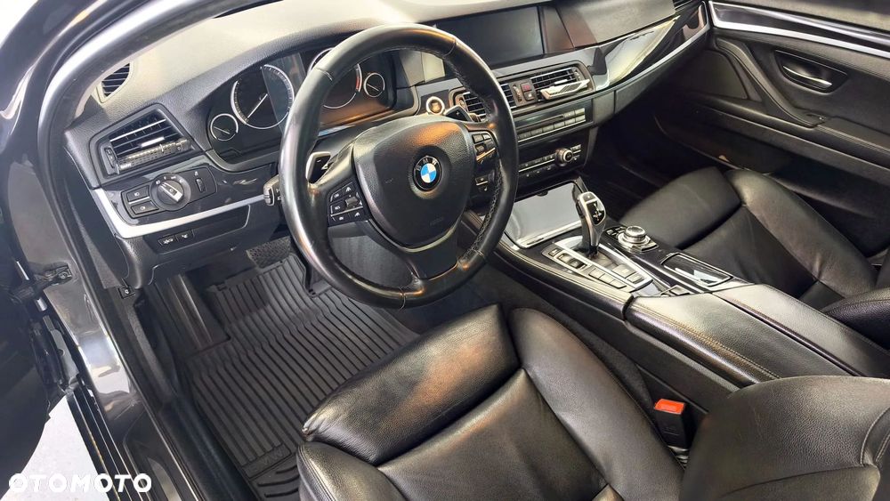 BMW Seria 5 530d xDrive Sport-Aut - 14