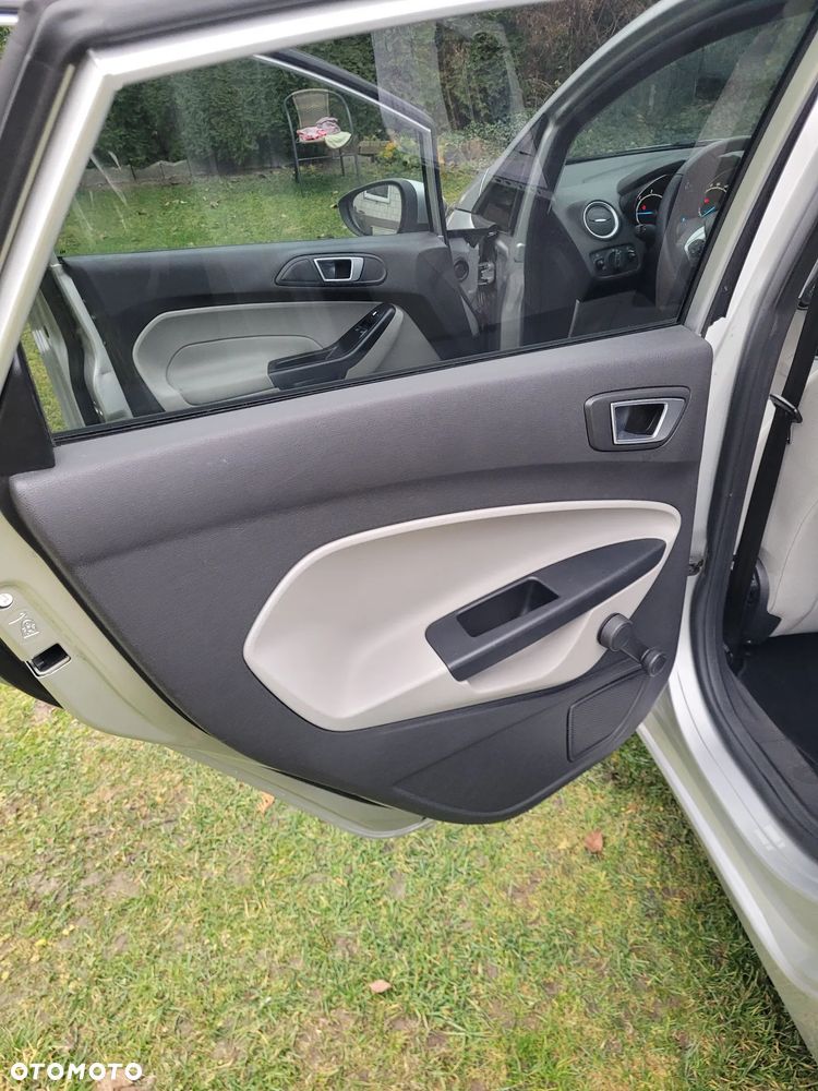 Ford Fiesta 1.6 TDCi SYNC Edition - 19