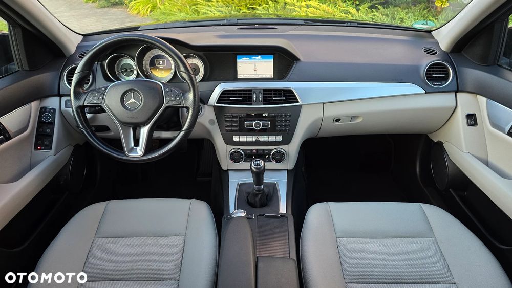 Mercedes-Benz Klasa C 180 BlueEFFICIENCY Avantgarde - 13
