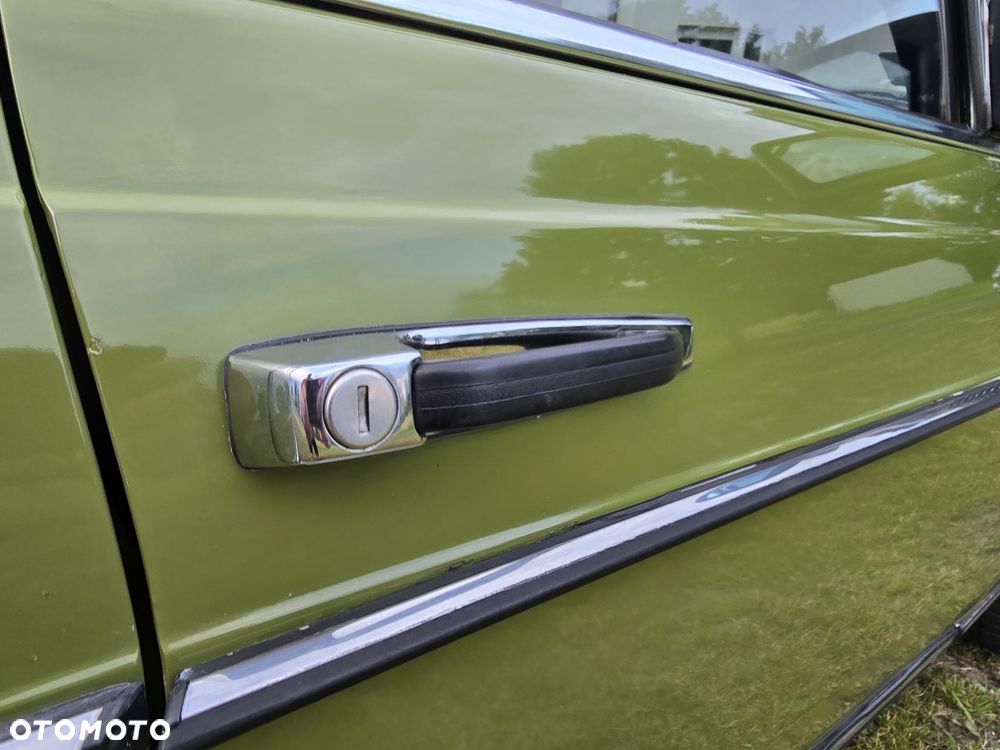 Mercedes-Benz W123 - 18