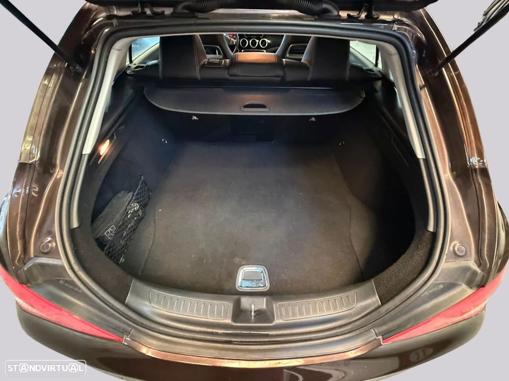 Mercedes-Benz CLA 180 d Shooting Brake Aut. — fotografia 30