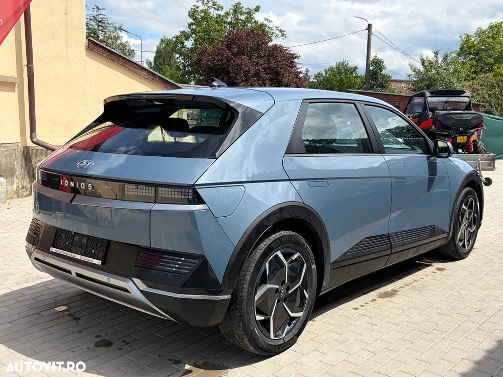 Hyundai IONIQ - 15