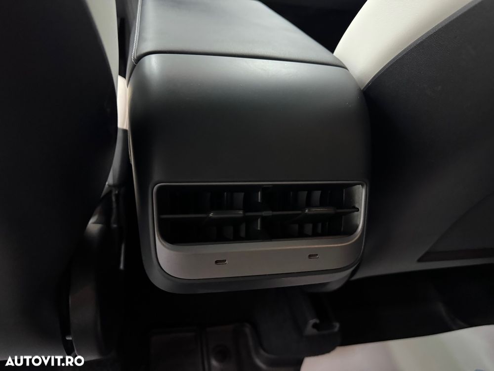 TESLA Model Y 2023 — imagine 60