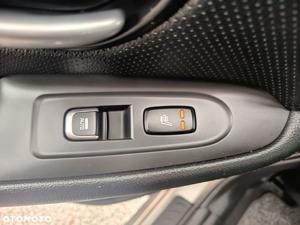 Kia Carens 1.7 CRDi 141 Dream Team Edition - 28